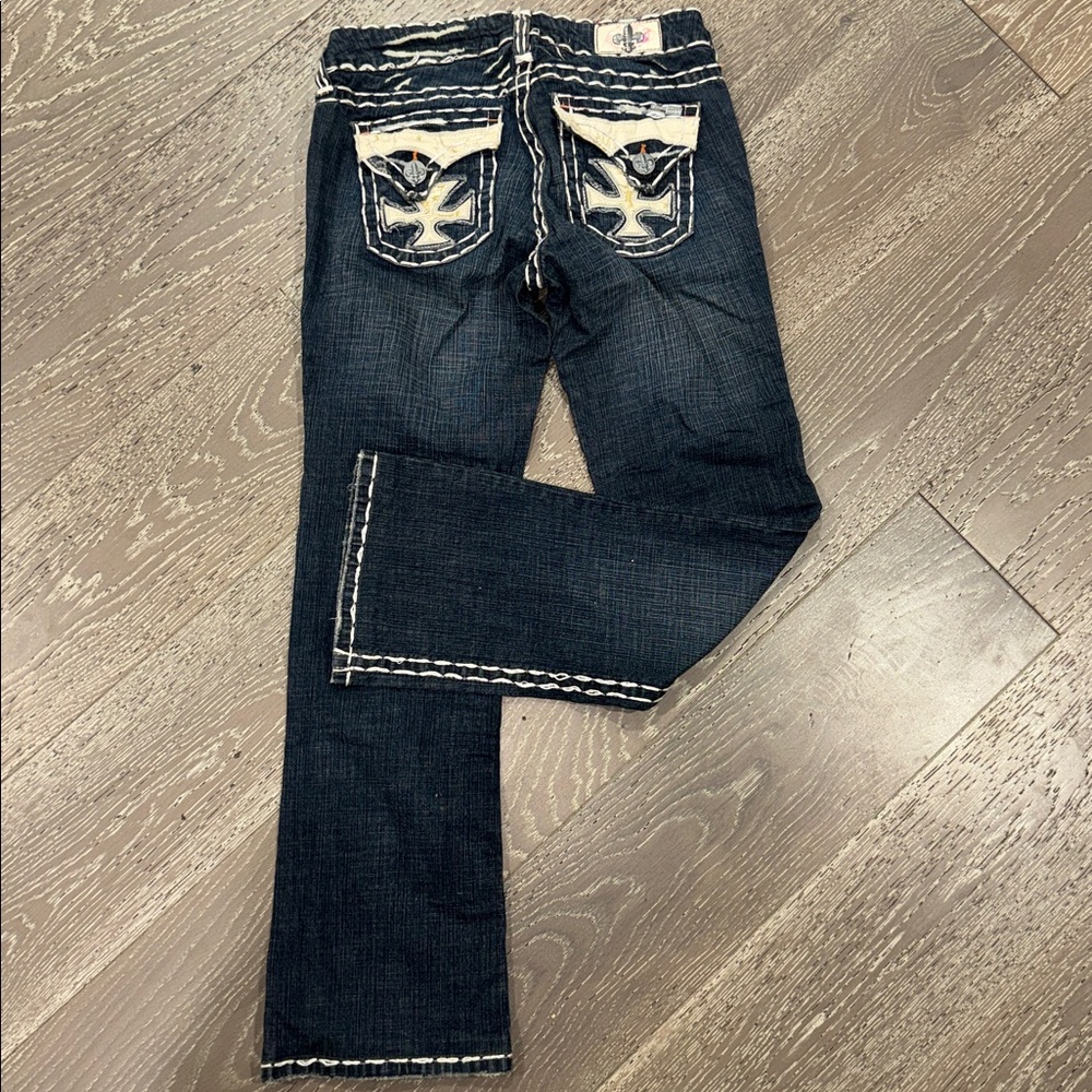 Laguna Beach Stylish Dark Wash Jeans with Embroidered Pockets
